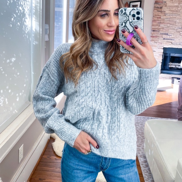 Abercrombie & Fitch Grey sweater size Xs - Picture 2 of 2